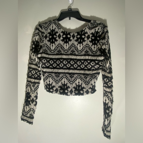 Carisa Rene two piece Sweater and skirt set - Picture 3 of 5